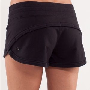 Lululemon Cruiser Shorts Sz 6